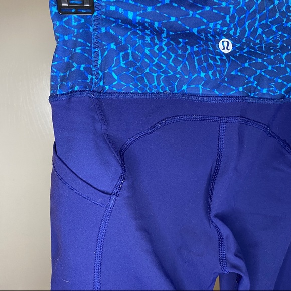 Lululemon All The Right Places Blue with blue snakeskin/water effect - Picture 3 of 4